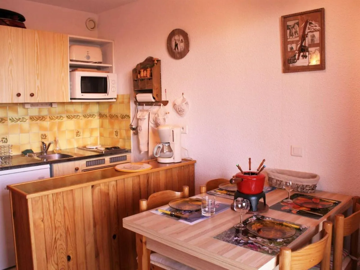Studio Calme Avec Parking A Risoul, 4 Couchages, 2 Etoiles - Fr-1-330-509 Fransa